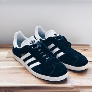 ⚡️Adidas Gazelle, Black Suede W 8.5 / M 7.5